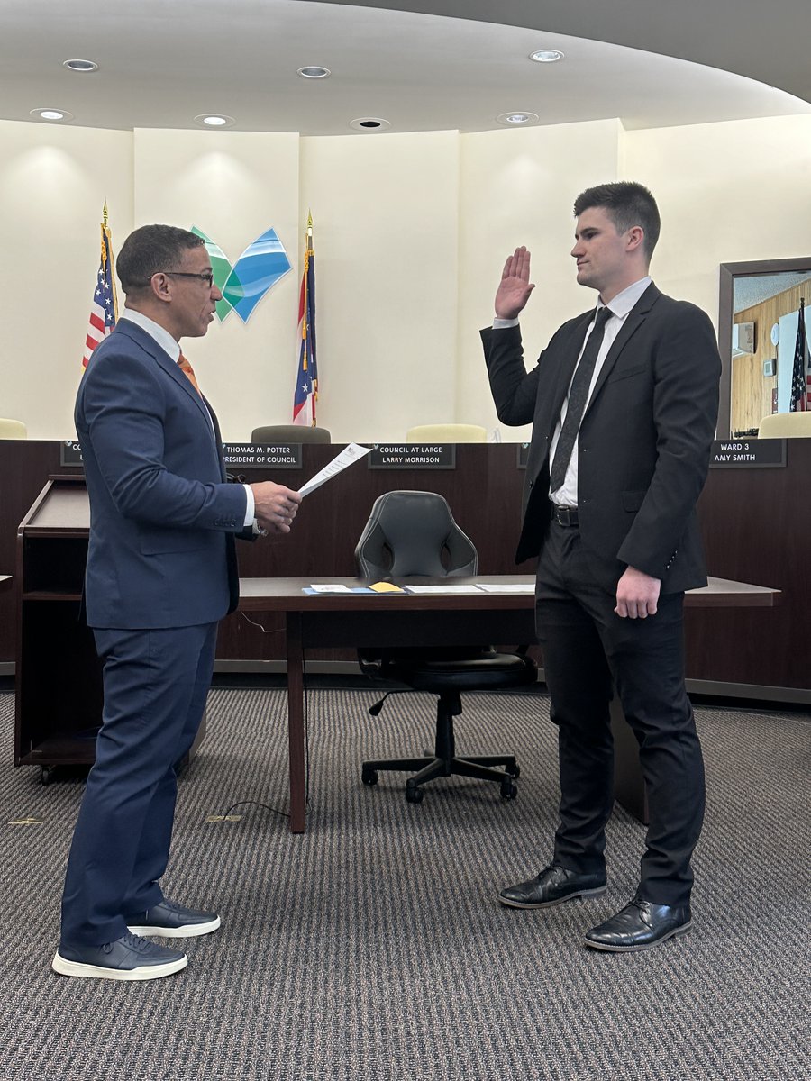Join us in extending a warm welcome to Officer Lint as we welcome him to our law enforcement family. Here's to serving our community with integrity, courage, and unwavering determination! #newrecruit #lawenforcement #serveandprotect