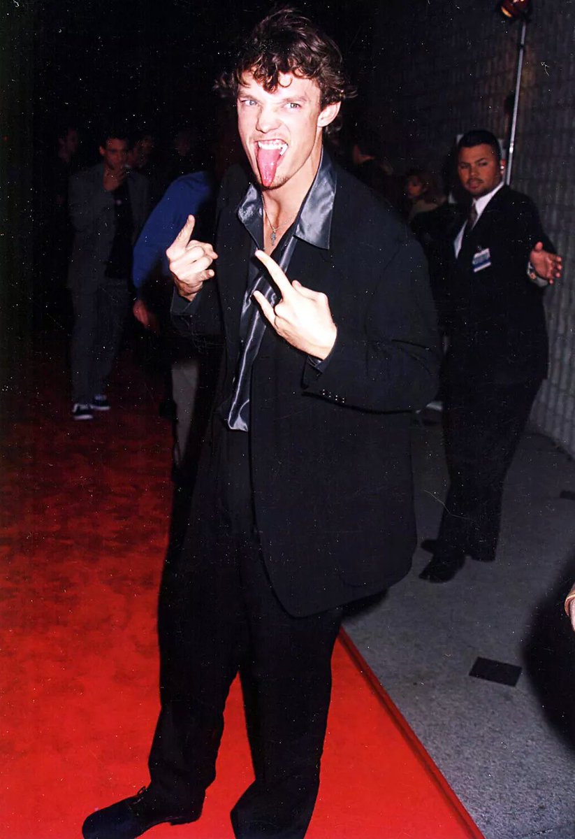 Matthew Lillard attending the premiere of Scream (1996)