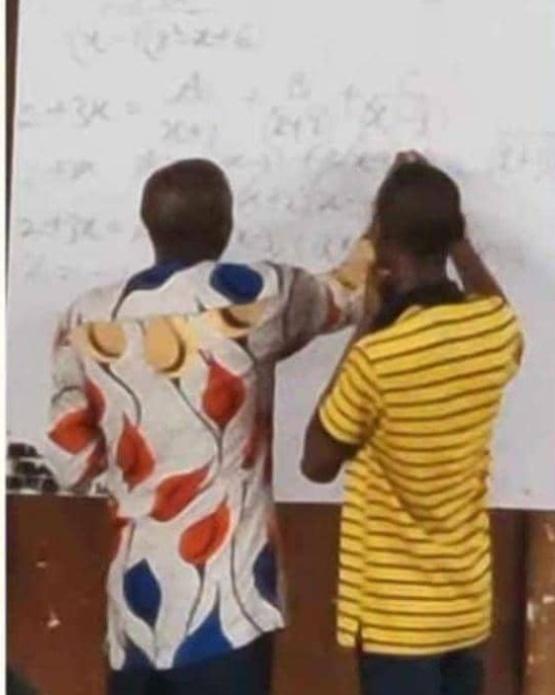 lautechgist001's tweet image. U get mind dey correct lecturer
I exam go feel am 😂