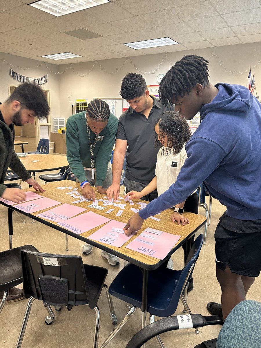 Carese Bott tweet media