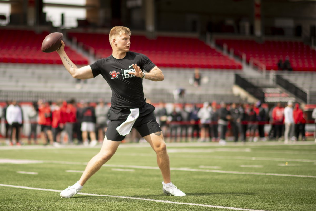 WKUSportsPics's tweet photo. @WKUFootball host it's NFL Pro Day
#GoTops #JustWin #Grit #WIT #TopsTogether #TopsOnTop #photogrind #wkuphotogs
๐ธ's : https://t.co/UmJ17Y0Q2z https://t.co/imp1bEt3zQ
