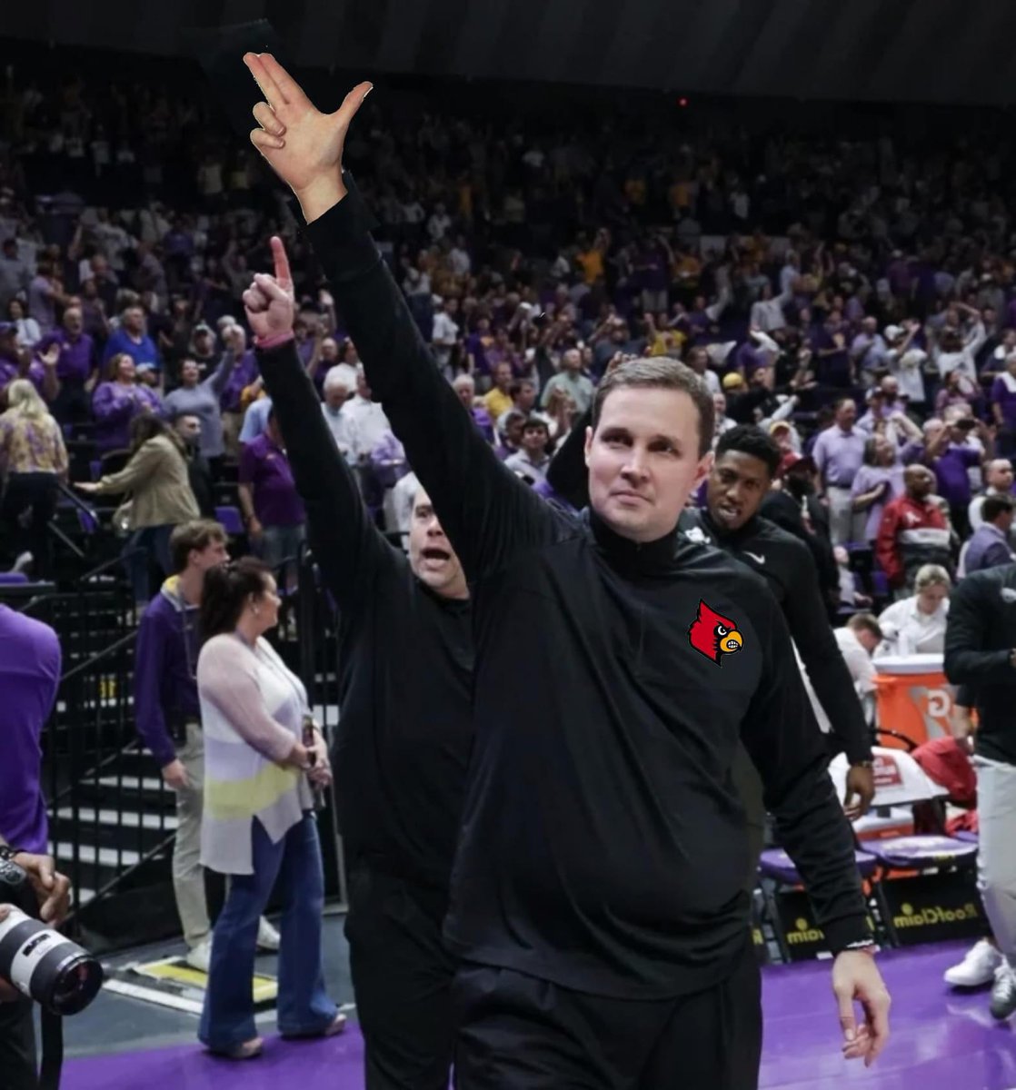 CharronElliott1's tweet image. I'm telling y'all it's going to happen it is setting up to where his hands are tied and he's gotta go with the guy who wants to be here for sure #Louisville #WadeBrigade