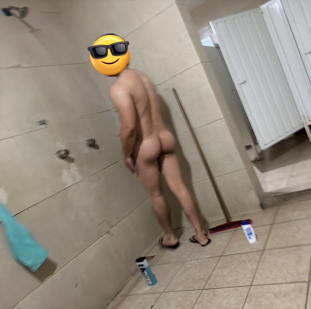 Nmms ver a tus compás así mientras te bañas no tiene precio 🤤🤤🤤
Ustedes como creen que ando todo el tiempo 🔥🍆🔥🤤