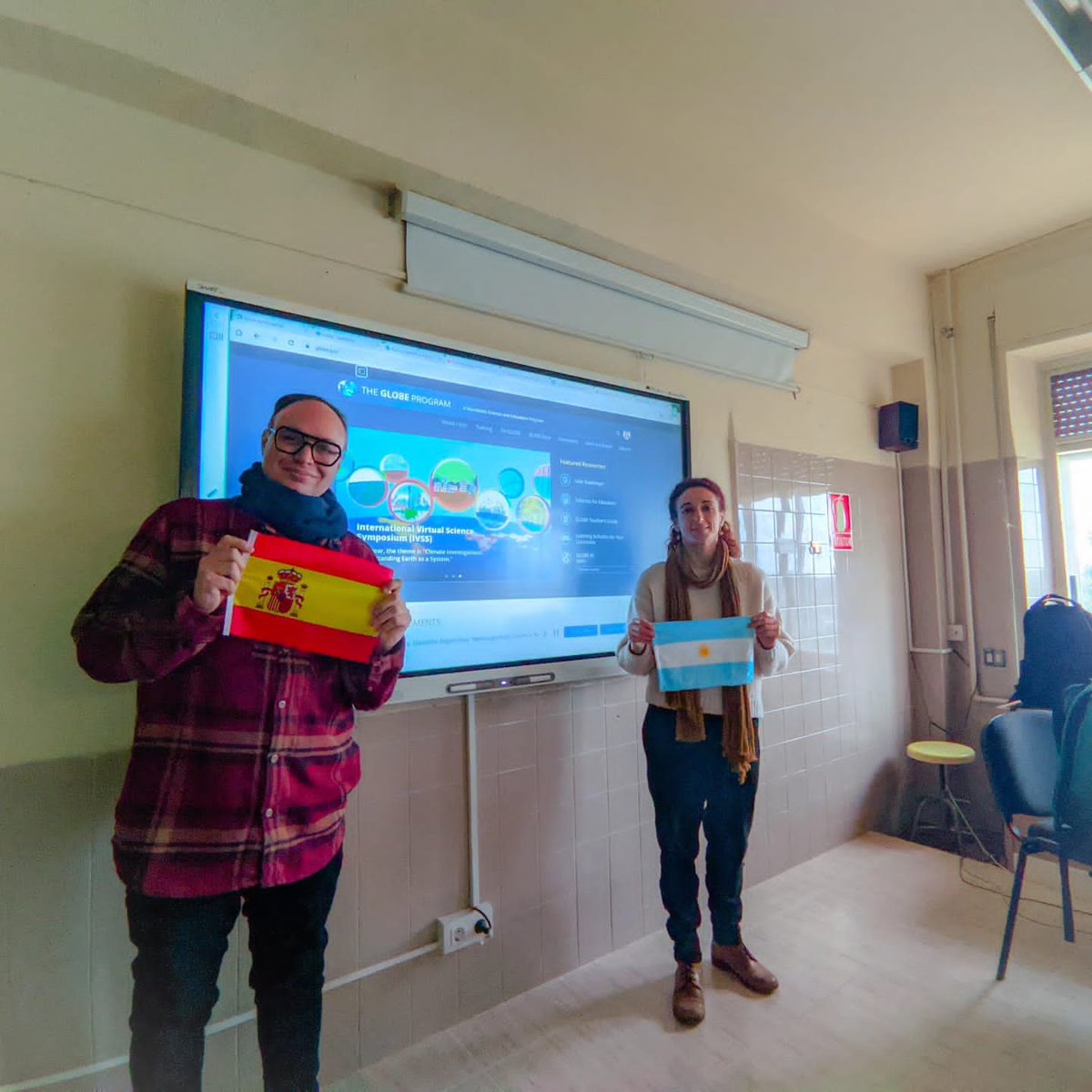 GLOBEProgram's tweet image. We have a new GLOBE Star Story: “GLOBE Teacher from Argentina visits a School in Salamanca, Spain: A Meeting that Unites Continents”

Read the full story, here: globe.gov/news-events/gl…