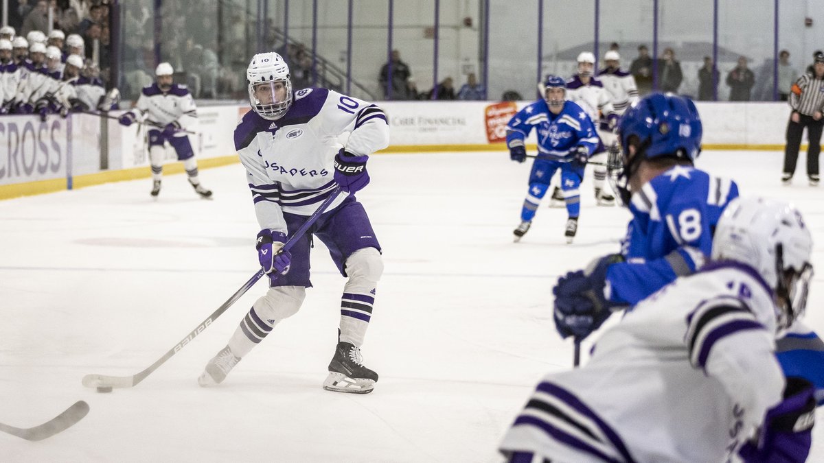 HCrossMHockey's tweet photo. Did you know? With 47 points and 28 assists this season, @liamm1313 became the first @GoHolyCross player in 17 years to eclipse the 45-point and 25-assist marks!

You can vote for Liam for the @HobeyBakerAward every day until March 31! https://t.co/HWjeDf7e1r

#GoCrossGo https://t.co/QdUlIAZLkV