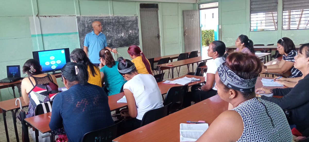 Segunda versión del Postgrado de 'Comunicación📢 Institucional'.
Bibliotecarias del sistema educativo, recibirán contenido que propiciará dominio de herramientas y habilidades en materia de redes sociales y el proceso de comunicación en general. #SomosEducación y #VamosPorMás