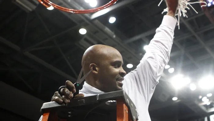 Welcome back to Missouri State, Cuonzo Martin. 
Bears basketball hasn’t been the same since he left, and I hope that he can return it to its glory days. 
Some of my favorite moments at #MSUBears basketball games were when Zo was coach.