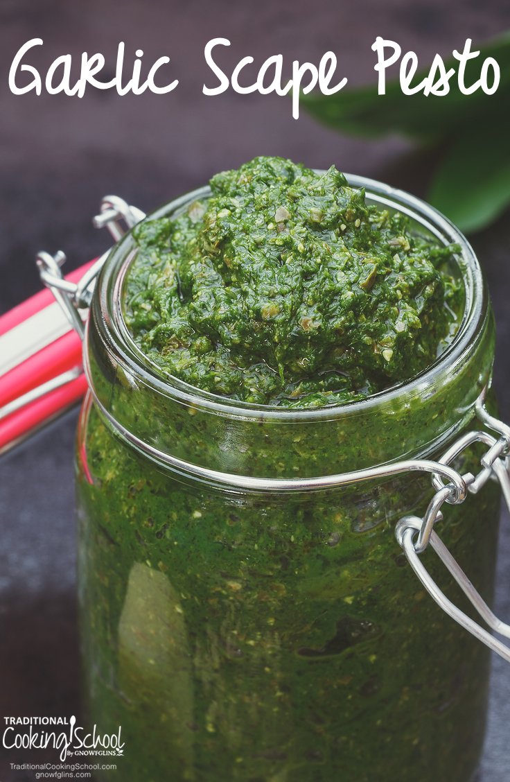 VonFonay's tweet photo. Ajo ya formando cabezas en #HuertaUrbana . Es delicioso hacer Pesto usando los tallos florales del ajo. Conocido en Estados Unidos como "Garlic Scape Pesto". con @SouthOrganics https://t.co/Lzpbysw7qT