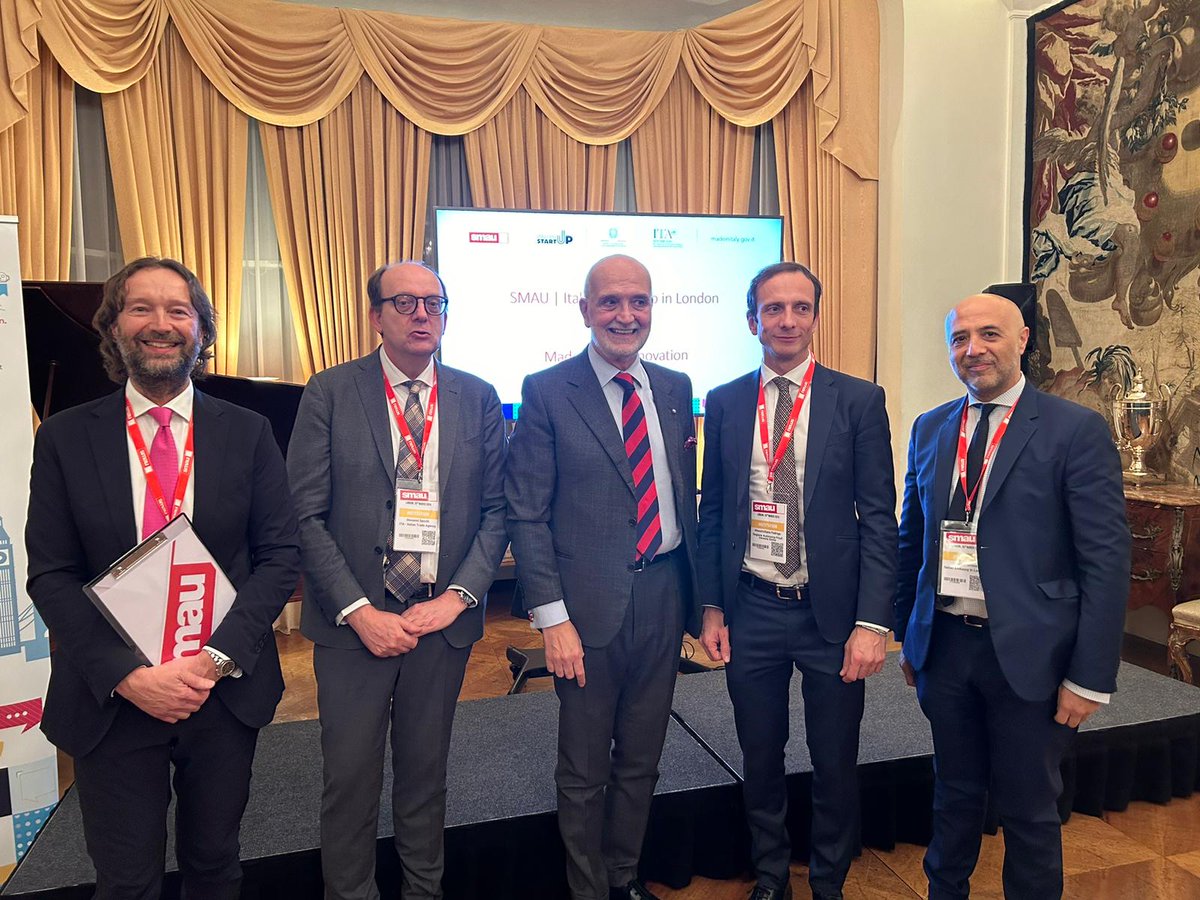 Amb @InigoLND at the 5th edition of @smaunotes 'Italy restart up in London: meet the made in Italy innovation' with @ITALondon_. Thanks to @smaunotes President Pierantoni Macula and Massimiliano Fedriga, President of Italian @regioneFVGit 300 🇮🇹start-ups, 5 🇮🇹Regions involved.