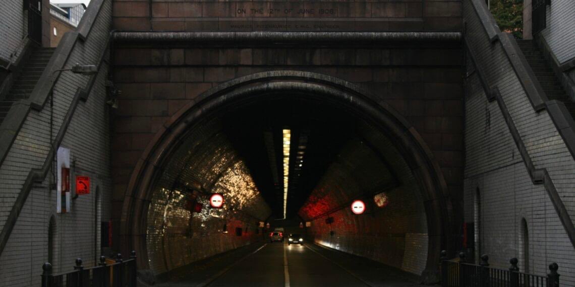 A reminder that the #Rotherhithe Tunnel will be closed this evening so that emergency services can run a simulation of a car on fire in the tunnel. They will start at 10pm and finish at 5am. @WISE16 @se16albion @steviecryan @Kath59