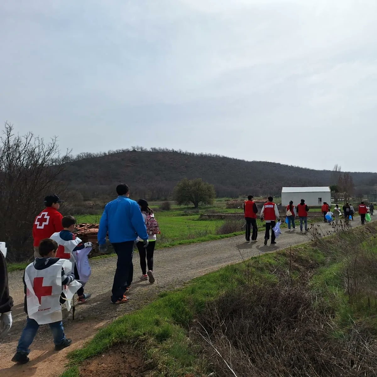 CruzRojaGuada's tweet image. El pasado 23 de marzo estuvimos en Abánades haciendo una actividad del Proyecto LIBERA, alianza ECOEMBES con SEO BIRDLIFE con la campaña #libera1m2 por los Ríos, donde haremos una recogida y muestreo de #basuraleza .

#proyectolibera
