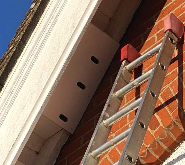 In our latest blog we talk about our recent visit to All Saints c of e school in Winchester to install more homes for swifts 
hampshireswifts.co.uk/post/new-swift…

Come on <a href="/michaelgove/">Michael Gove</a> it’s time developers were mandated to install a Swift brick on all new homes too

<a href="/WriterHannahBT/">Hannah Bourne-Taylor</a>