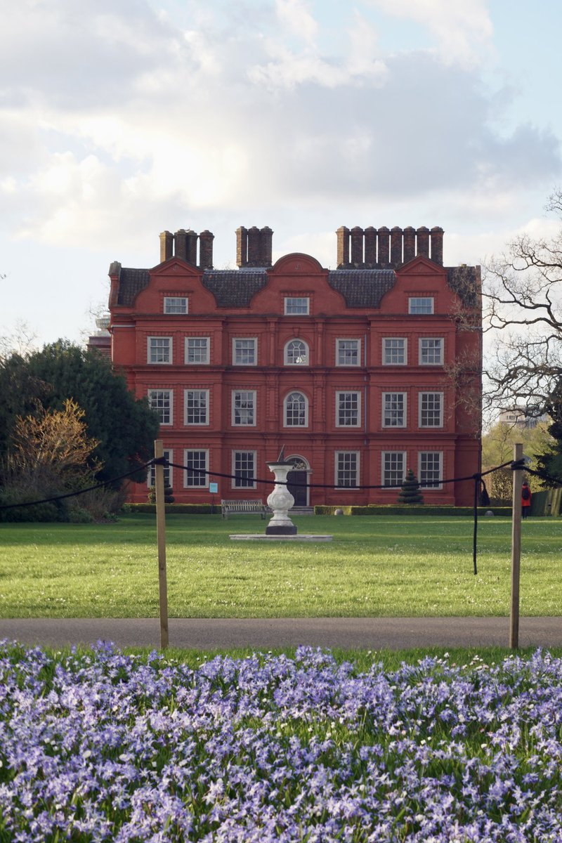 xshape_eth's tweet image. Kew Palace at the Royal Botanic Gardens, Richmond.