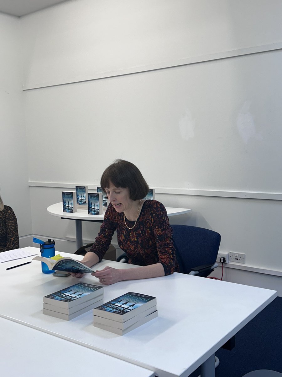 CorvusBooks's tweet image. A wonderful evening at #ShoreditchLibrary @hackneylibs with @LVaughanwrites talking all things #HazardNight ✨