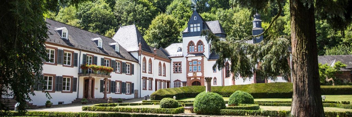 keypousttchi's tweet image. Schloß Dagstuhl, Heimat der deutschen #Informatik.
Man kann #KI-Perspektiven nämlich auch mit Profis diskutieren. Und wer seriös ist, tut das auch.