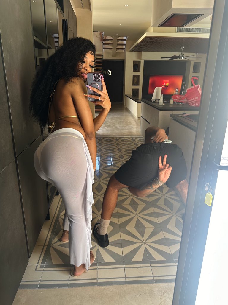 _ayannaE's tweet photo. Raymonte gotta let his boochie breathe 🧘‍♀️ https://t.co/jCzEoiWISL
