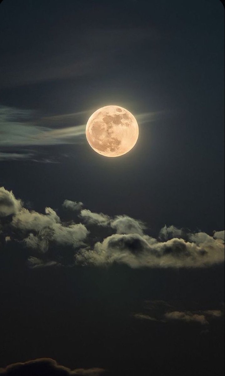 Daha henüz sevgiyle yarışan birşey ortaya çıkmadı. Hisset teninde, nefesinde.. Ne yaptın da sonu sevgiye ulaşmadı?