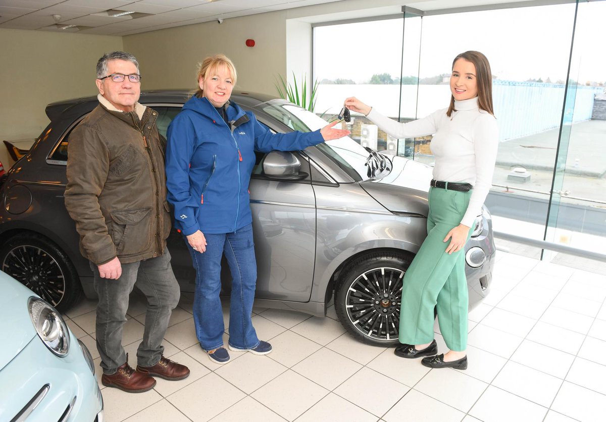 🎉 Our very first Fiat handover! 🤝 We recently had a very exciting handover where Mr & Mrs Booth collected their Fiat All-Electric 500 La Prima from Hendy Fiat Poole! 😊 Thank you for choosing Hendy, we wish you many happy miles of motoring & hope you love your new vehicle!