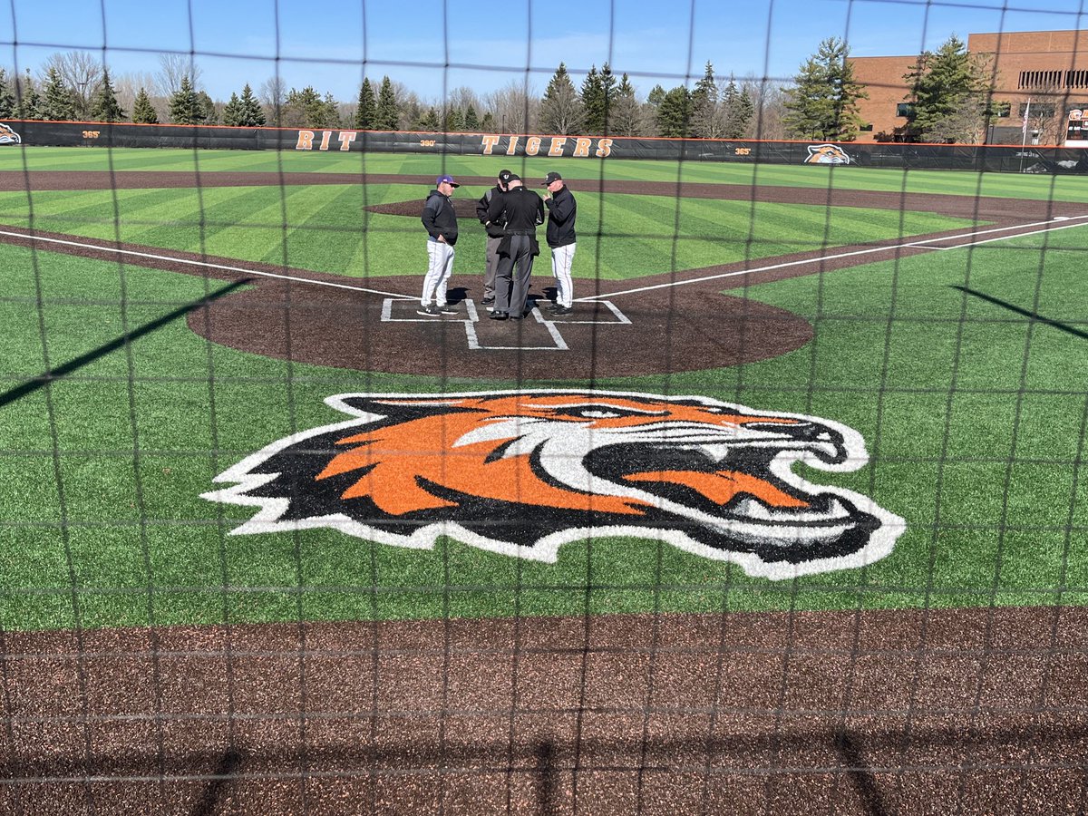 The snow is gone!! Taking in some Liberty League action between RIT and Hobart