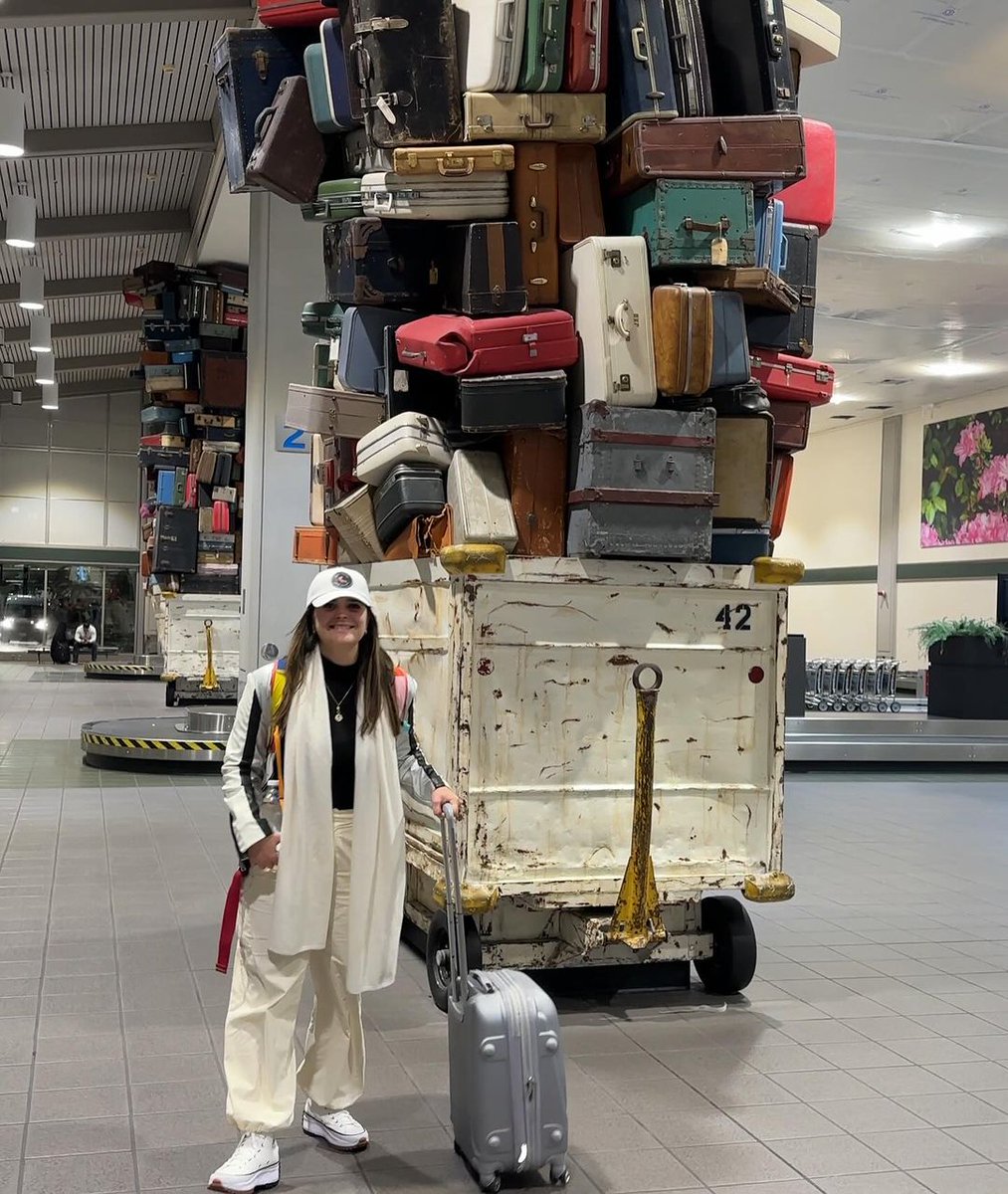 Make your travel experience complete with a snapshot by SMF's iconic luggage stack. Because if you didn't take the picture, did the trip really happen? 🤔📷 PC: @letstrythis_orlando #FlySMF #TravelGram