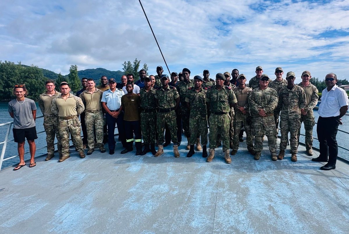 U.S. Coast Guard Law Enforcement Detachment personnel recently teamed up with the Seychelles Coast Guard to conduct bilateral maritime security engagements in the western Indian Ocean. 

To read more, click ➡️ shorturl.at/avFP0

#IUUFishing #Seychelles #Partnerships

@USCG