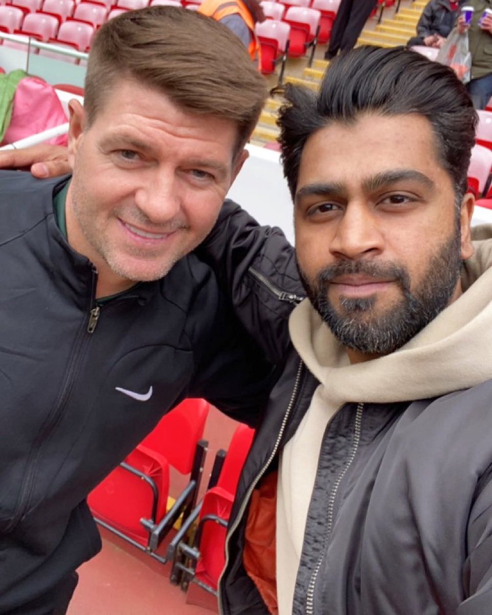 ALfc08's tweet image. My hero. Living legend. Irreplaceable. Best there is. Best there ever will be.  💪🏼🔴