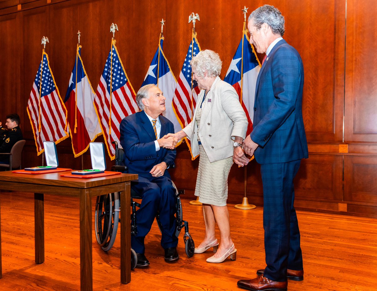 GovAbbott tweet picture