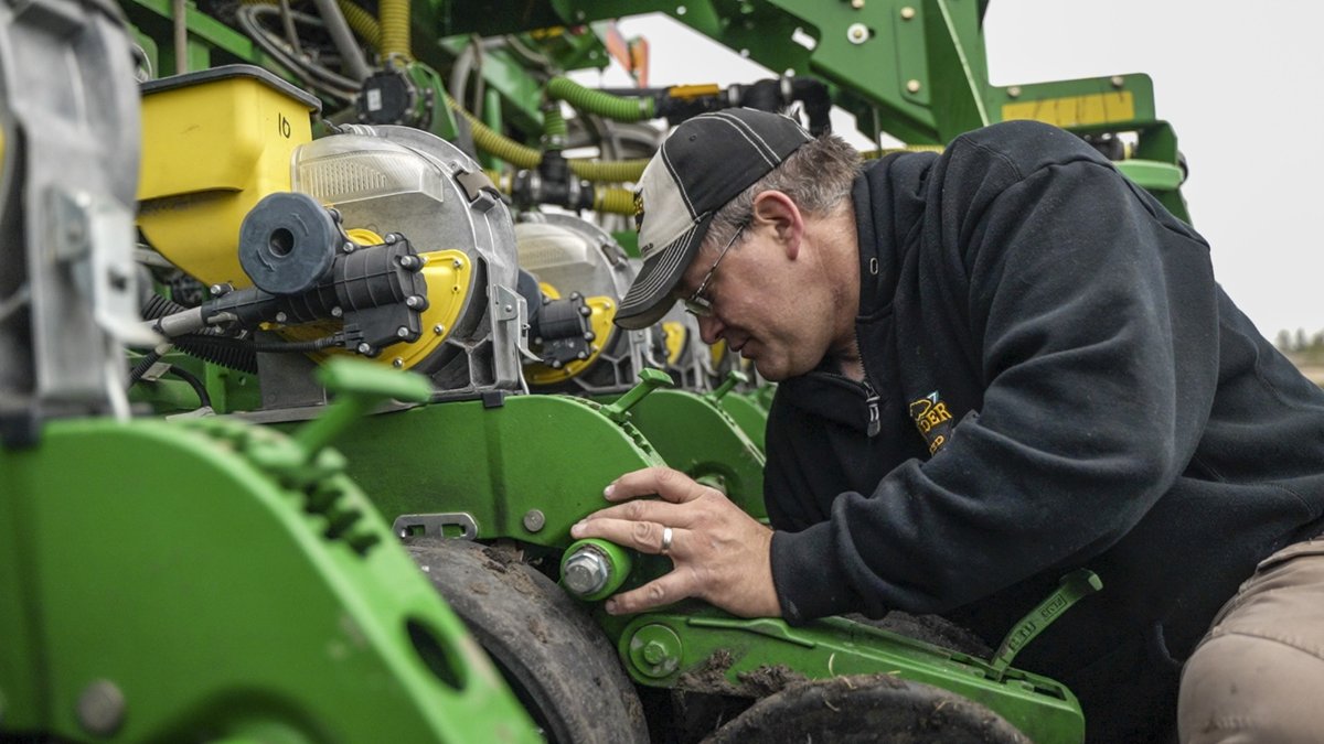 It's important to be prepared for the season, so now is the perfect time to check all your equipment, barns, storage silos, and fields to avoid any issues that could cause delays. 🚜 thunderseed.com