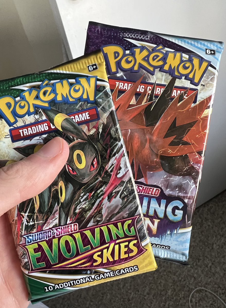 DrewDrake's tweet photo. Sick in bed with the flu or something and my gf saw these at the pharmacy and sniped without me asking, this is why we are getting married. (Pulls were decent, prob should’ve kept sealed but I can’t help myself lol) https://t.co/LZIva8X5dz