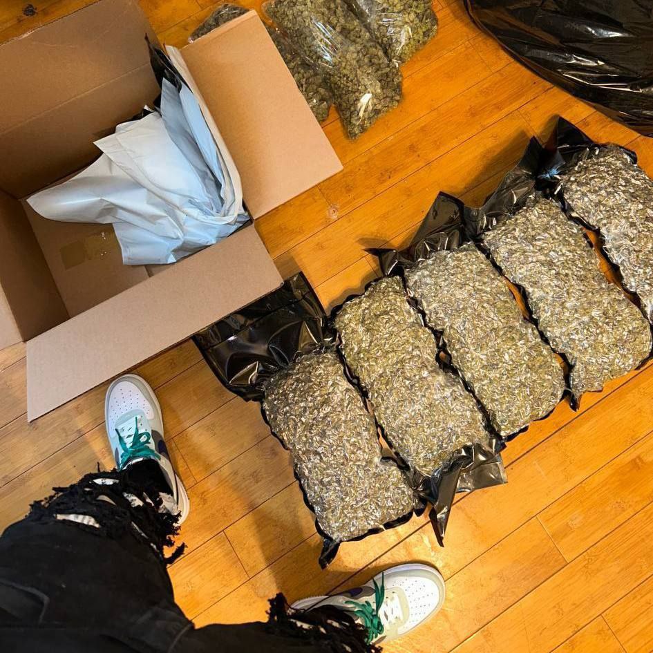 backpackboyzcl's tweet photo. @_StonersRUs_ 🔥🔥🔥 https://t.co/LFwvebPElb