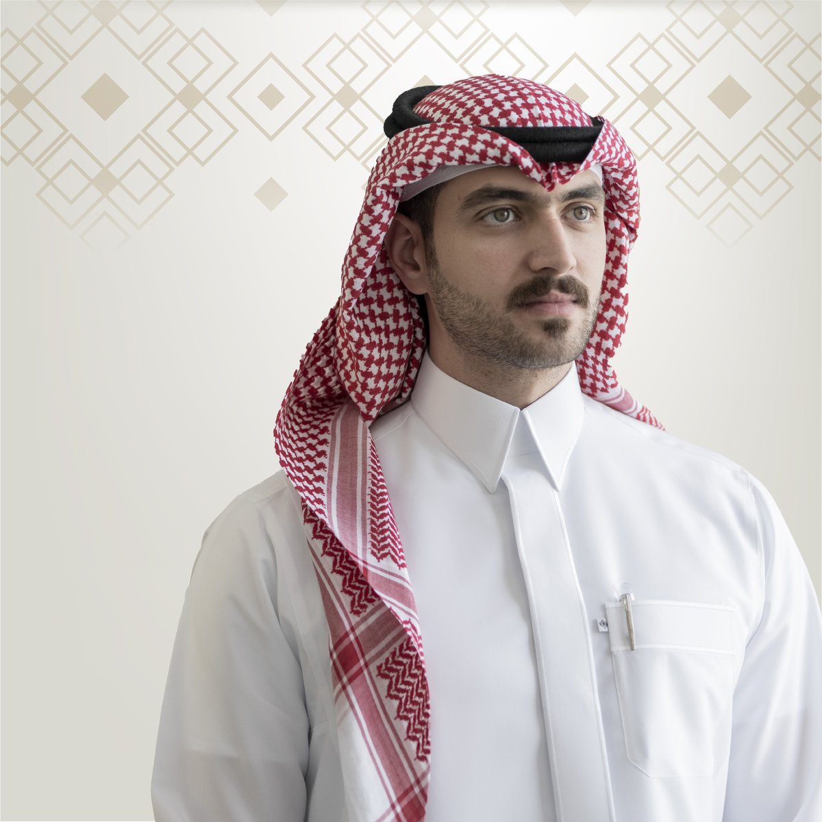 LevarThobe's tweet photo. ابتكار تفاصيل جمالية ترتقي بجمال ثيابك👌🏻

#ثياب #ليفار #سعودي https://t.co/Gvy7sLo5ZG