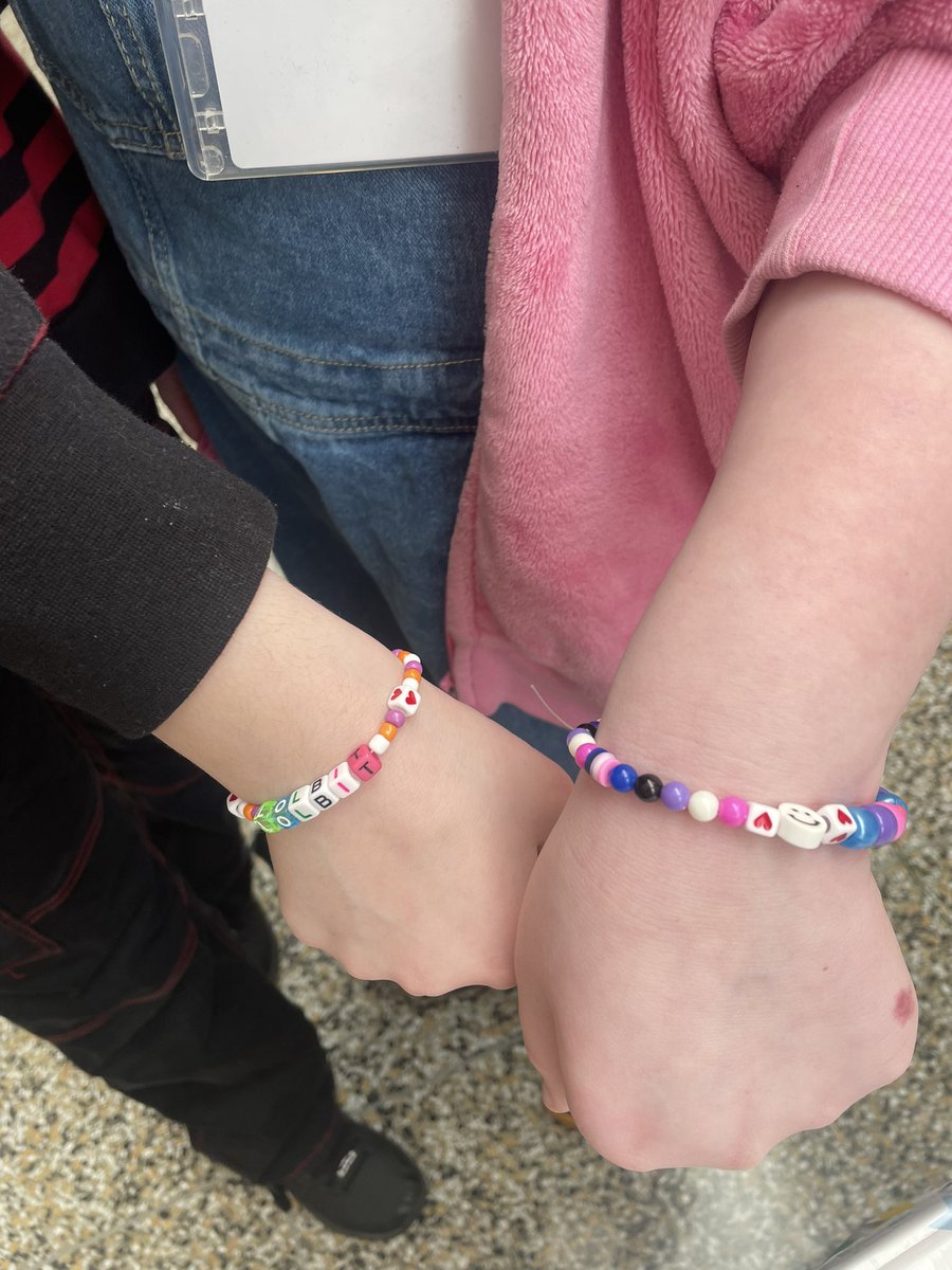 Mineola High School Dignity Club tweet media