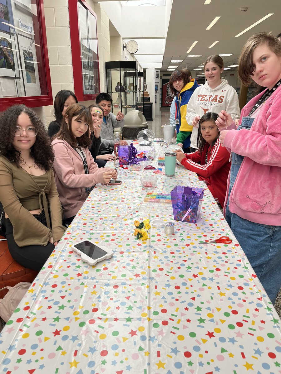 Mineola High School Dignity Club tweet media