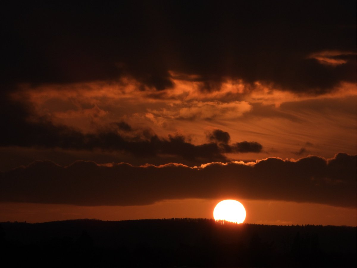 Beautiful sunset into the distance taken from @FortRoyalFriend #WorcestershireHour