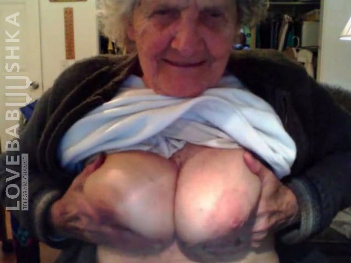 Бабушка радует меня по скайпу #lovebabuushka👵🏻 #granny #oma #old #бабушка #старуха #gilf #grannyporn #oldpussy #saggytits #grandma #gerontophilia #пенсионерка #oldwoman #mature #silverhair #lovebabuushka
