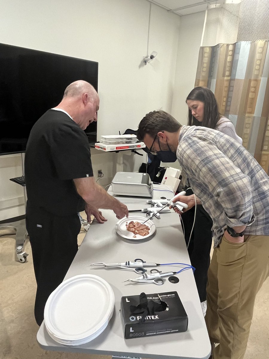 smbarter3434's tweet photo. First day of star course!! We are so excited to be working with these rising star surgeons @DukeSurgery @SEAL_duke @DukeSurgRes @JMigaly https://t.co/HZrW52Gbzf