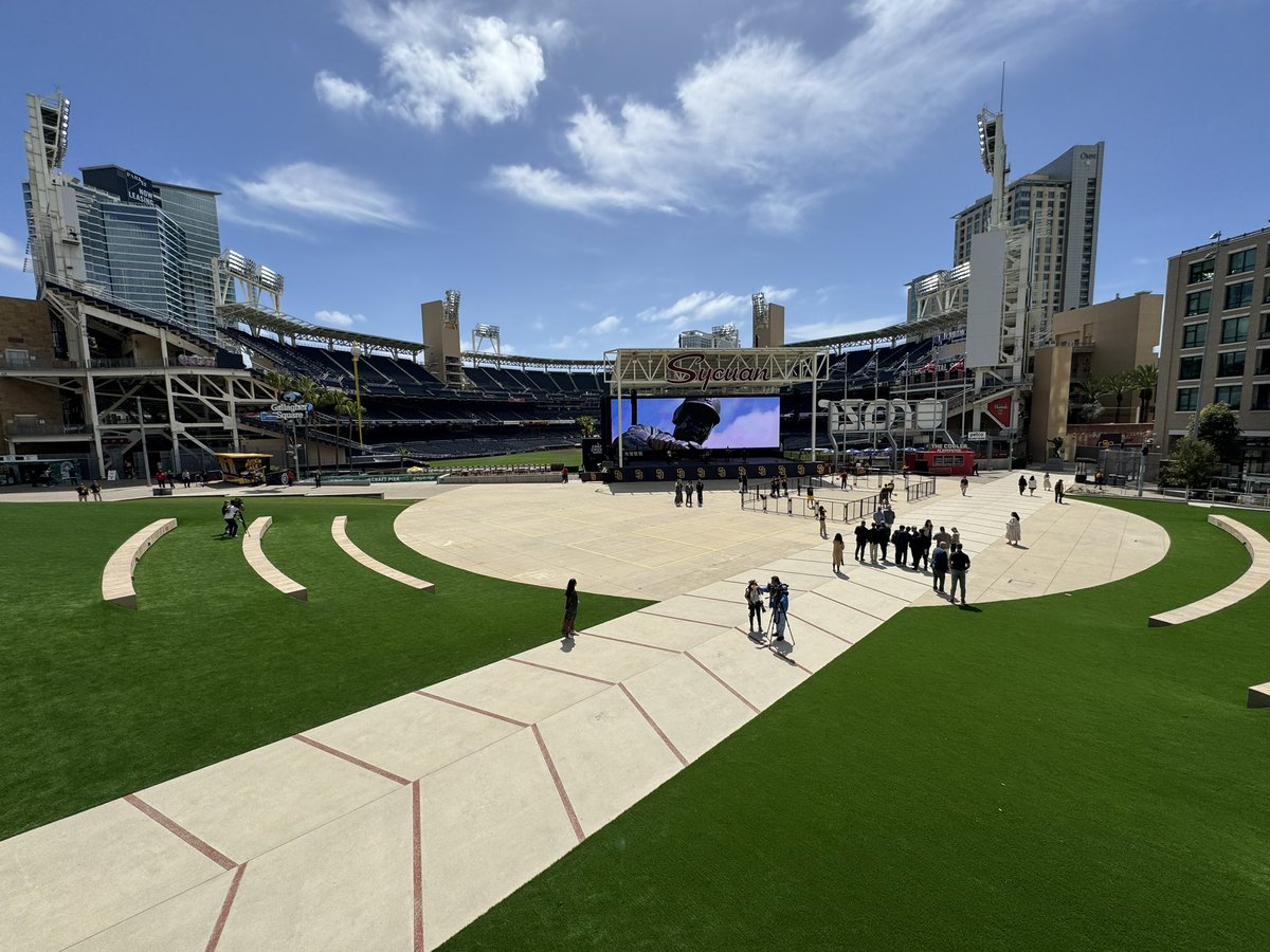 973TheFanSD's tweet photo. Greetings from the new Gallagher Square! https://t.co/RJKhycl5zr