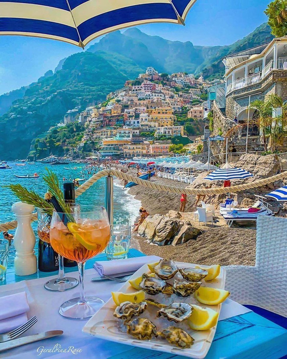 Amazing lunch in #Positano #Italy #DonnaSalernoTravel helps! 

#LuxuryTravelWorldwide #DiscoverYourWorld 
#TravelExperiences