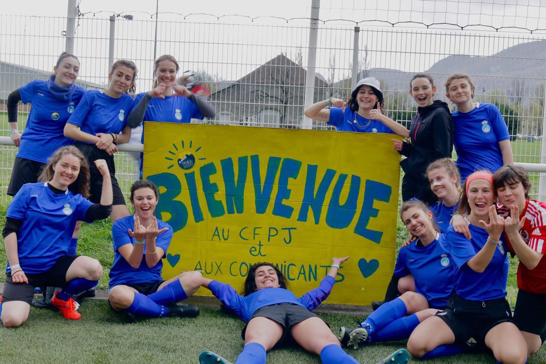 Merci aux filles de l’<a href="/ejcam_foot/">EJCAM FC</a> pour leur soutien 💙🤍

𝙊𝙣 𝙣'𝙖 𝙥𝙖𝙨 𝙡𝙚 𝙢𝙚̂𝙢𝙚 𝙨𝙩𝙖𝙩𝙪𝙩 𝙢𝙖𝙞𝙨 𝙤𝙣 𝙖 𝙡𝙖 𝙢𝙚̂𝙢𝙚 𝙥𝙖𝙨𝙨𝙞𝙤𝙣 💜🤍