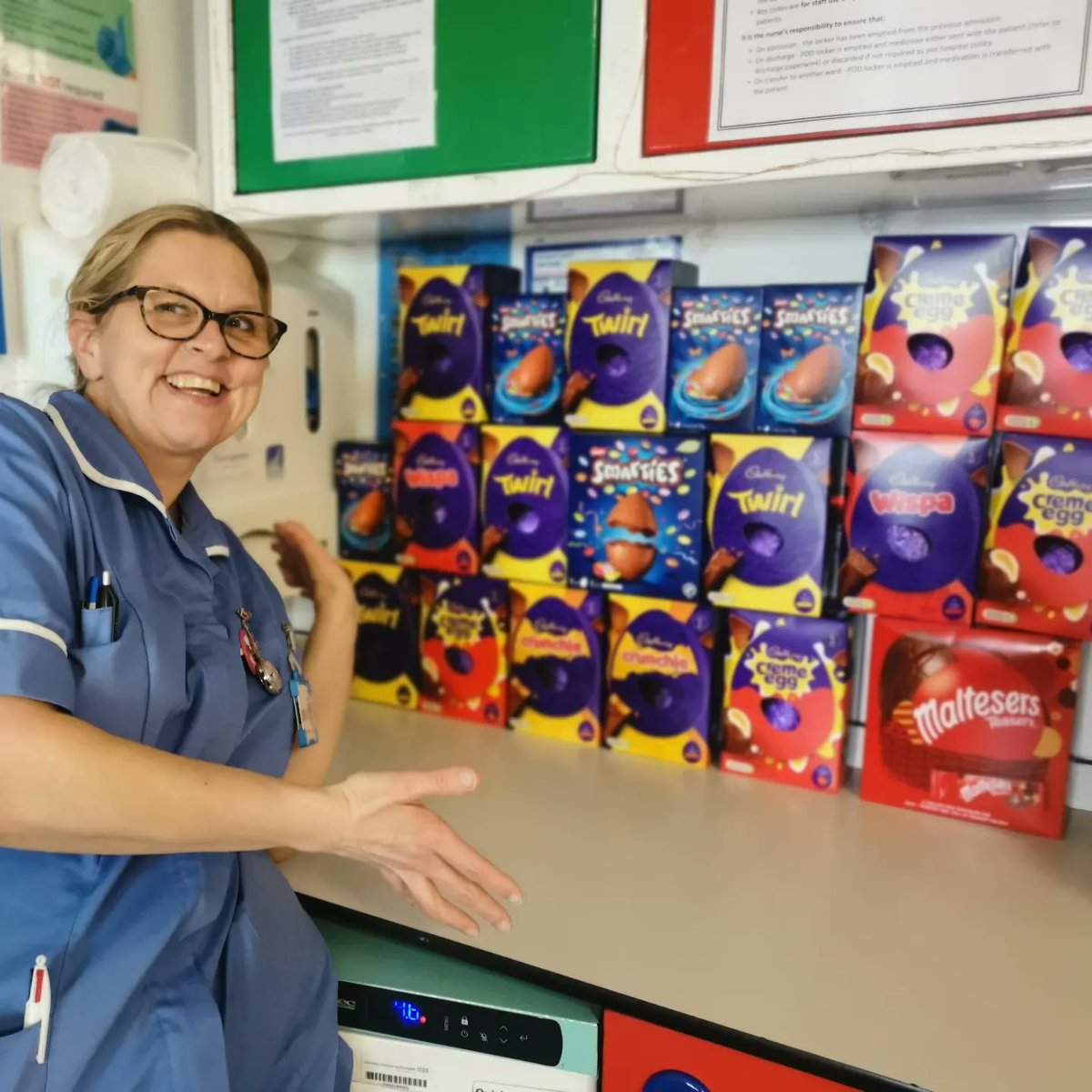 So grateful to @TaylorWimpey for generously donating a wonderful selection of Easter Eggs to @Smile4Wessex for us to distribute to G2 Childrens Neurosurgery & @CentreWessex We know they'll enjoy them 🐣 Special thanks to Katie & Donna at Taylor Wimpey for thinking of us 🙌