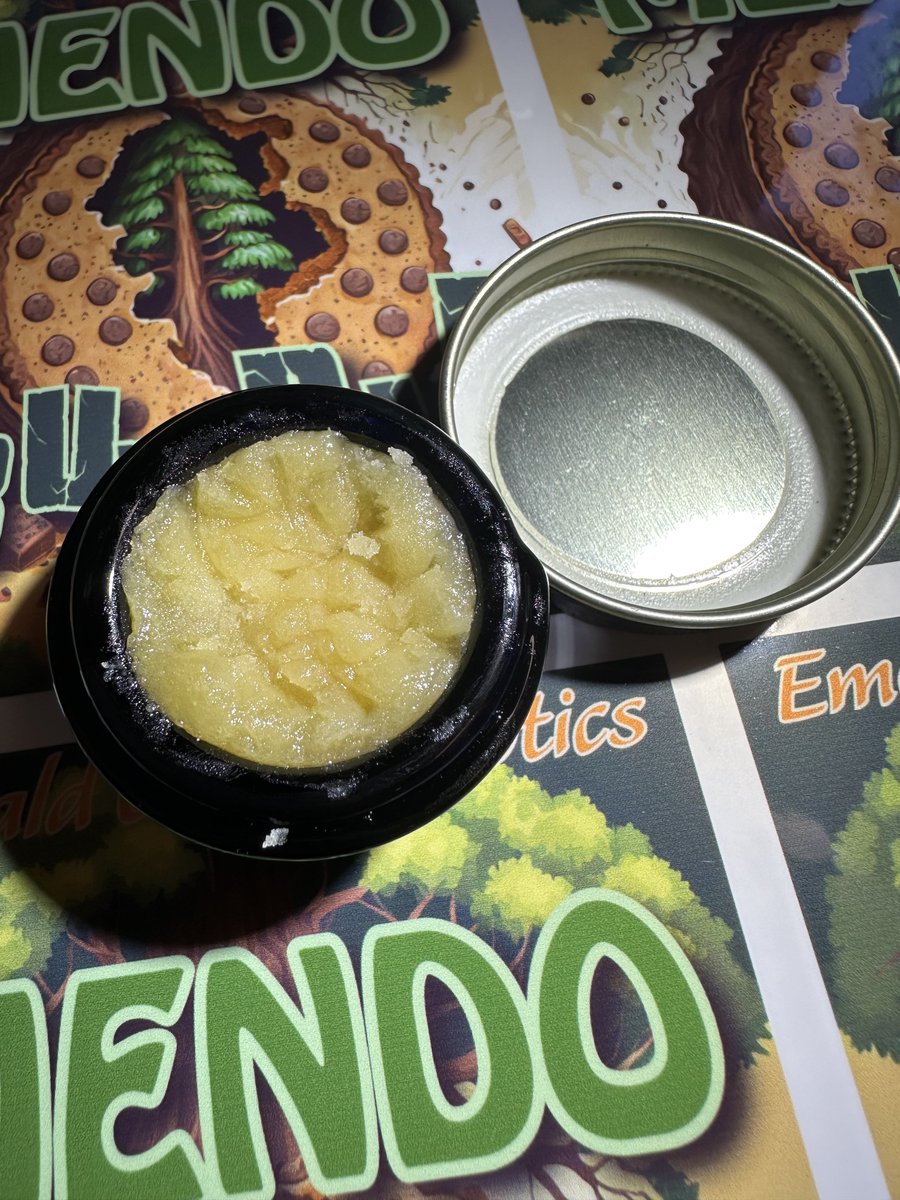 DabsSci's tweet photo. Baller Jar Giveaway 
Win this super dope jar made by @BensGlassArt
Don’t worry we filled with some yummy Blueberry Crumble!

➡️ Like this post
➡️ Drop a comment 

Goodluck!! #StonerFam #CannaFam https://t.co/DPCeCuaJ8U