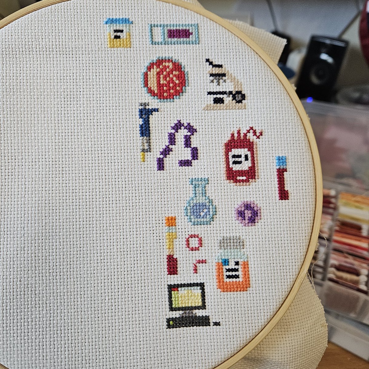 Adding more and more things to this tiny lab cross stitch! Next are a chocolate plate, some platelets, and some PPE.

#medicallaboratoryscientist #lab4life #lablife #loveforlabpros #laboratory #laboratorylife #lab