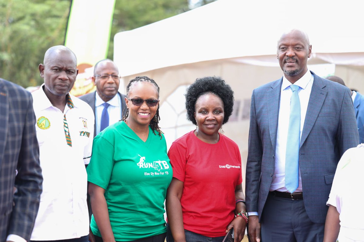 Our CNC @ekibuchi with Hon. Mathenge After commemorating World TB Day 2024, collaborating with fellow CSOs to further raise awareness and take action against tuberculosis! #WorldTBDay2024 #CSOaction #YesWeCanEndTB