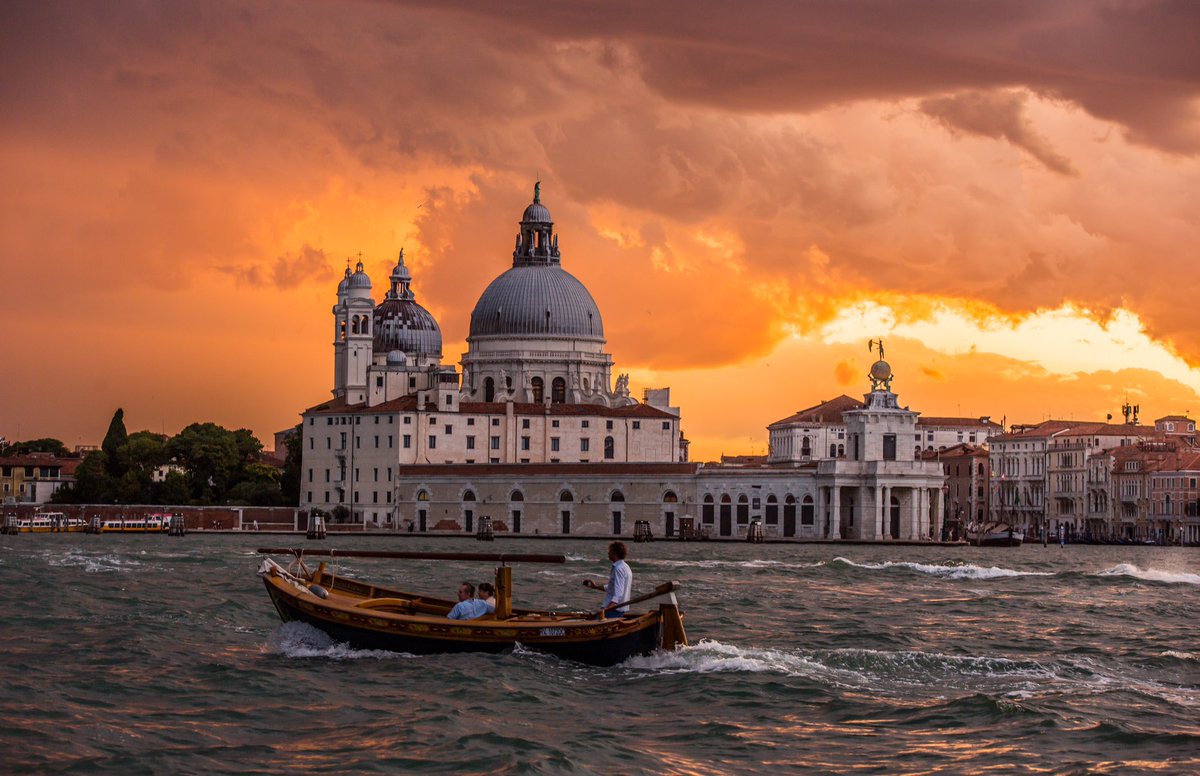 Tumblin' on the seas Far away from dry land And it's bitter memories #Photography #Venezia #Venice #Waterboys #Italia #Italy #design #tramonto