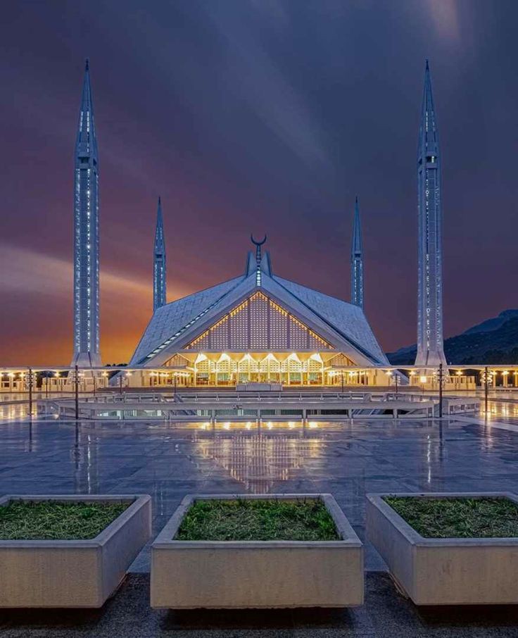 Shah Faisal Mosque 🕌
#beautyofpakistan #pakistan #Islamabad #longlivepakistan