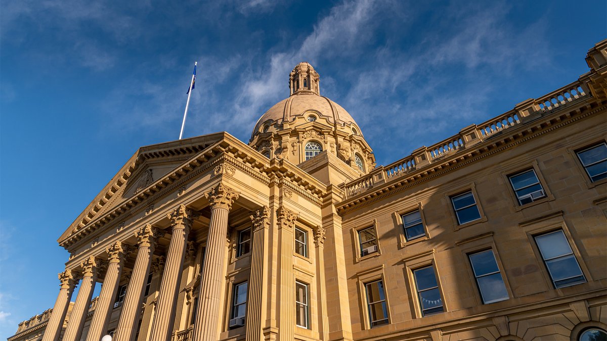 Why is Alberta scaling back on fiscal transparency and accountability in its reporting? Learn more: cdhowe.org/intelligence-m… #IntelligenceMemo #ABPoli #CdnPoli