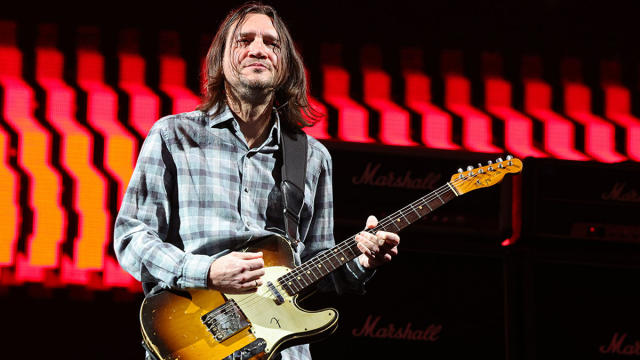 tmdqa's tweet photo. OS 10 MAIORES GUITARRISTAS DE ROCK ALTERNATIVO E INDIE SEGUNDO VOTAÇÃO POPULAR!

10. Josh Homme (Queens of the Stone Age)
9. Graham Coxon (Blur)
8. Matt Bellamy (Muse)
7. Kurt Cobain (Nirvana)
6. J. Mascis (Dinosaur Jr.)
5. Jonny Greenwood (Radiohead)
4. Tom Morello (Rage Against the Machine)
3. Jack White (The White Stripes)
2. John Frusciante (Red Hot Chili Peppers)
1. Johnny Marr (The Smiths)

A pesquisa foi feita pela revista Guitar World em 2023.