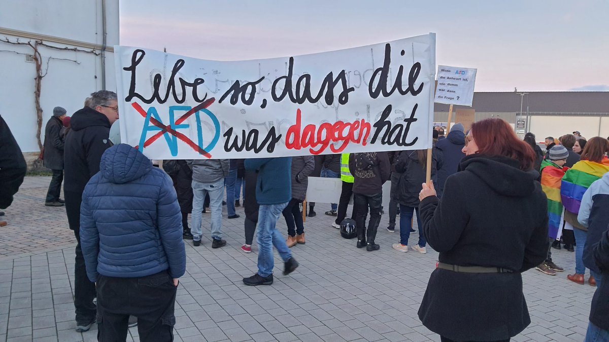Götz Ulrich (@gzulrich) on Twitter photo Kundgebung für #Demokratie und gegen #Rechtsextremismus in meinem Heimatort Bad Bibra mit den Innenministern <a href="/TamaraZieschang/">Tamara Zieschang</a> und <a href="/GeorgMaier8/">Georg_Maier</a>. Danke für so viel Solidarität und Unterstützung! Hoch lebe die Demokratie! @noAfD #Burgenlandkreis #NieWiederIstJetzt Kundgebung für #Demokratie und gegen #Rechtsextremismus in meinem Heimatort Bad Bibra mit den Innenministern <a href="/TamaraZieschang/">Tamara Zieschang</a> und <a href="/GeorgMaier8/">Georg_Maier</a>. Danke für so viel Solidarität und Unterstützung! Hoch lebe die Demokratie! @noAfD #Burgenlandkreis #NieWiederIstJetzt