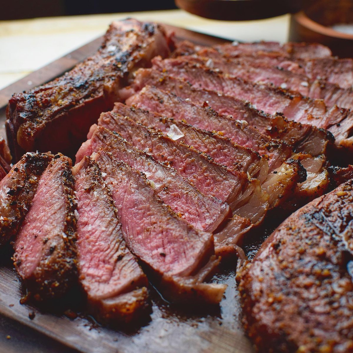 Calling all Ribeye fans: Our dry aged Bone-in Ribeye is 'cut of the week'!⁠ Snag this fan favorite for 20% off now, while supplies last. Shop link below.😎⁠
⁠📷 @meatergram @pepperdine_bbq

l8r.it/0Wtj