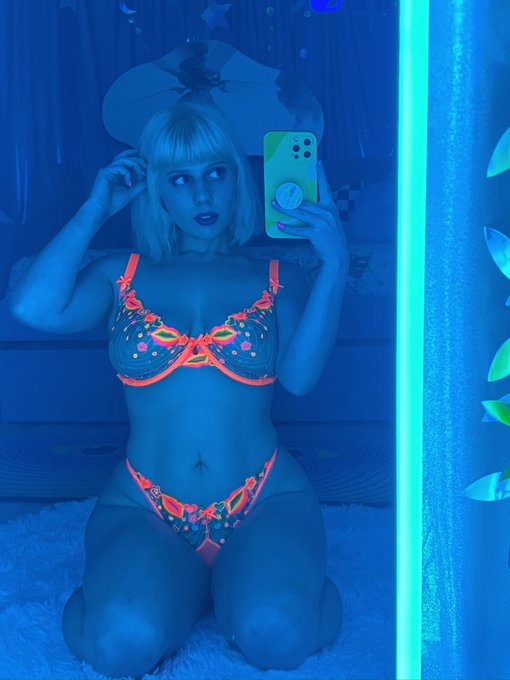 I&rsquo;ve taken a vow of chastity until the Frankenbabes Kickstarter reaches 50k, please oh please help us<a href="/tag/starwars"class="tags"><span>#starwars</span></a>